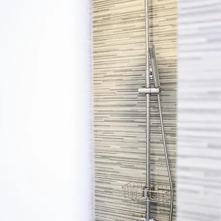 Magnolia アパート パトラ